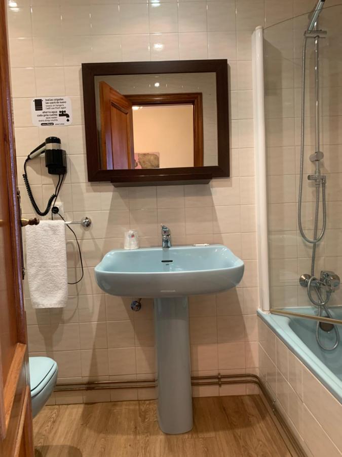 Hostal Docar Lerma Bagian luar foto