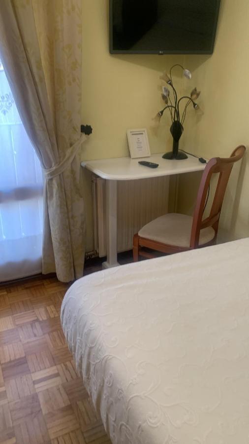 Hostal Docar Lerma Bagian luar foto
