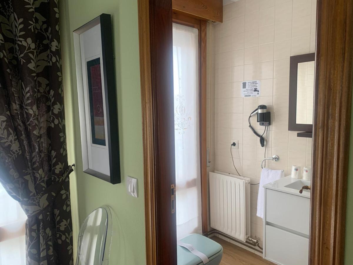 Hostal Docar Lerma Bagian luar foto