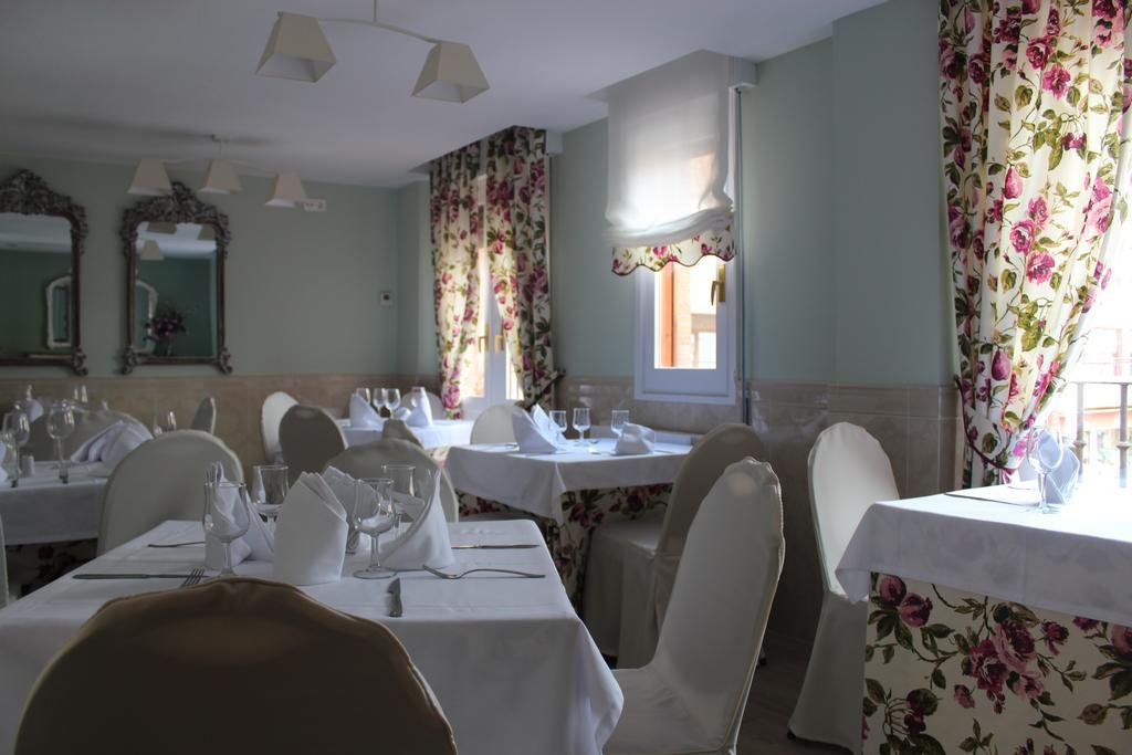 Hostal Docar Lerma Bagian luar foto